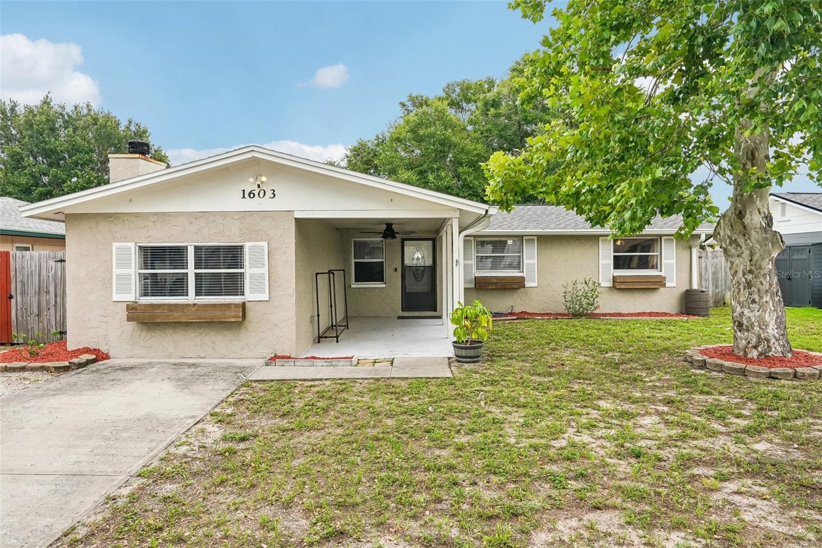 Photo of 1603 FOX RUN DRIVE TARPON SPRINGS FL 34689