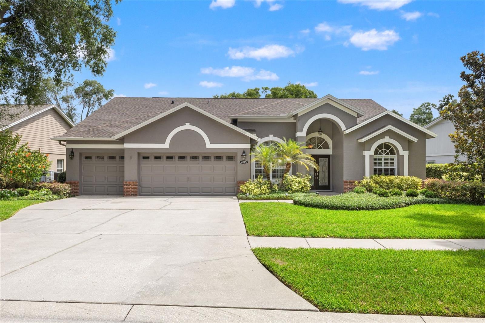 Photo of 4315 ROUND LAKE COURT TAMPA FL 33618