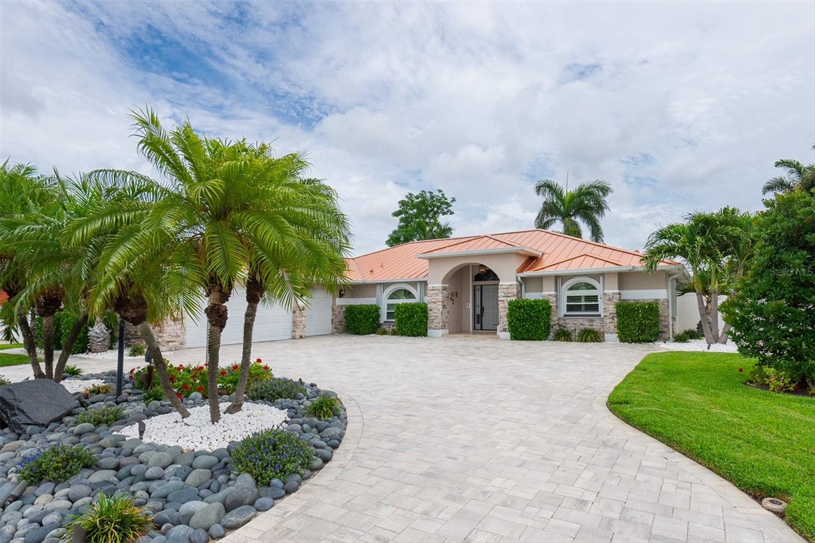 Photo of 7759 CARVER COURT SEMINOLE FL 33772