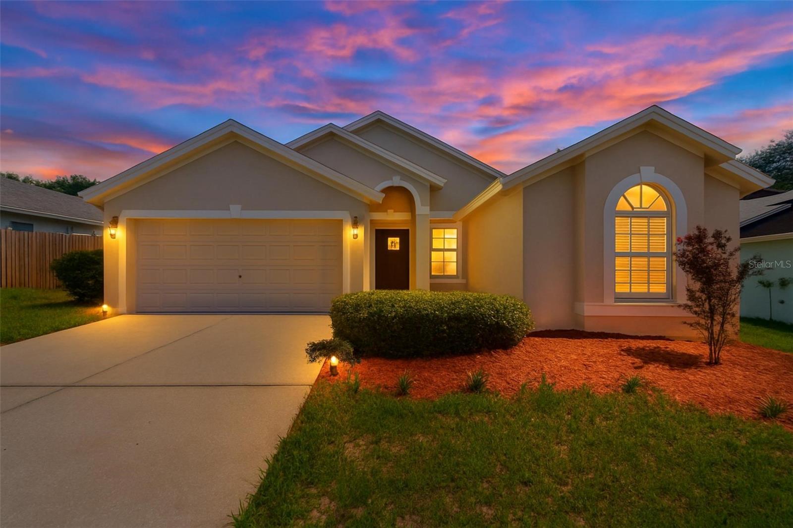 Photo of 418 HENDERSON AVENUE SEFFNER FL 33584