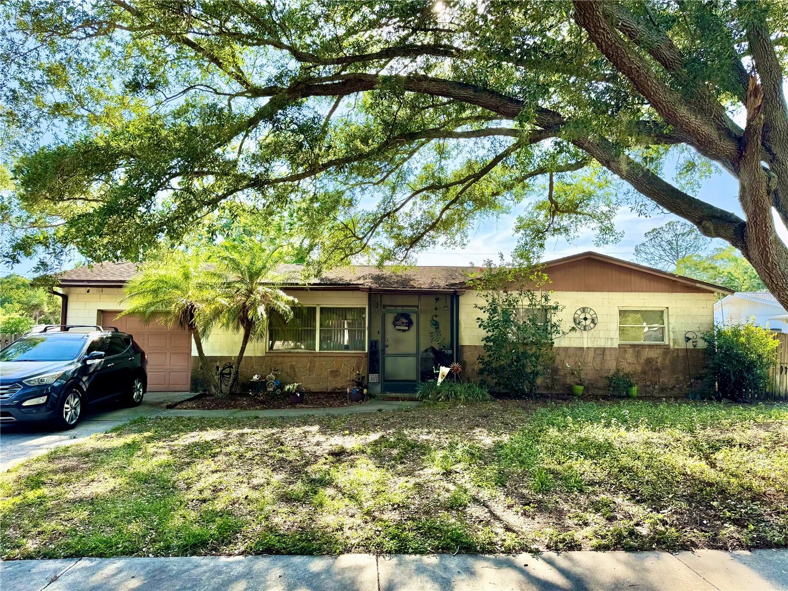 Photo of 1406 PINEAPPLE LANE CLEARWATER FL 33759