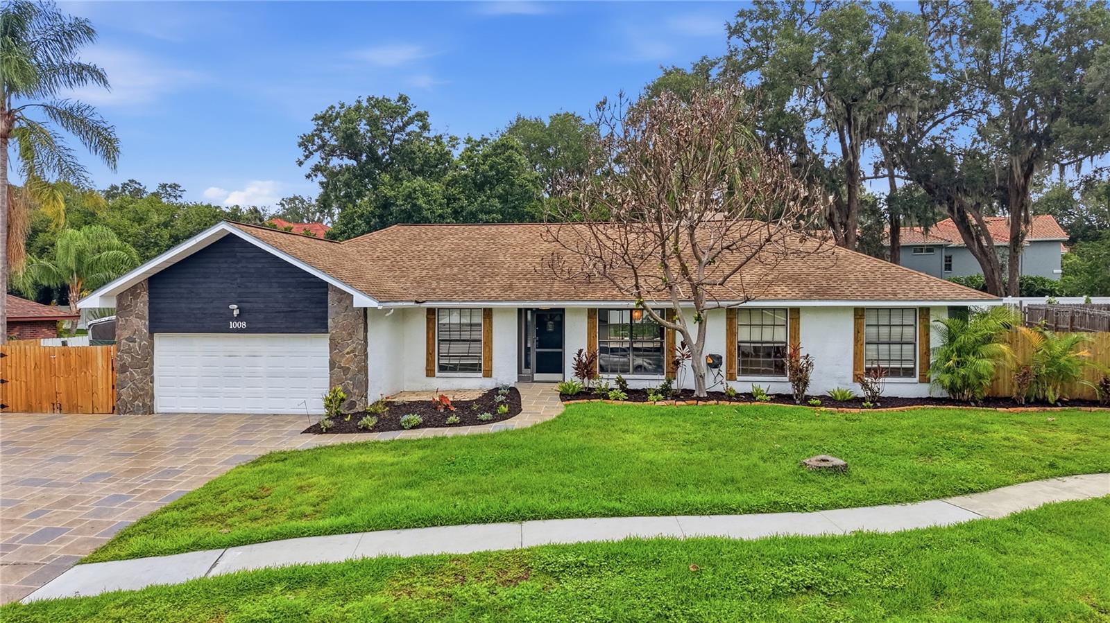 Photo of 1008 OAKRIDGE MANOR DRIVE BRANDON FL 33511
