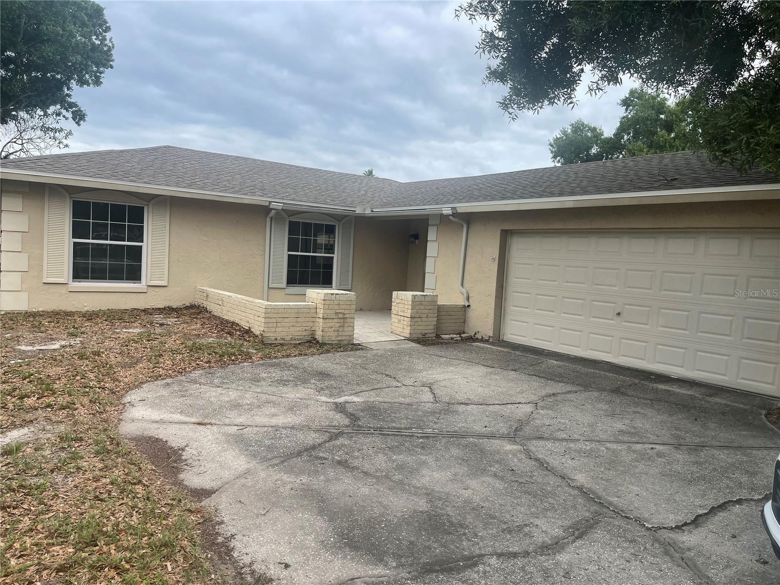 Photo of 906 ESSEX ROAD BRANDON FL 33510