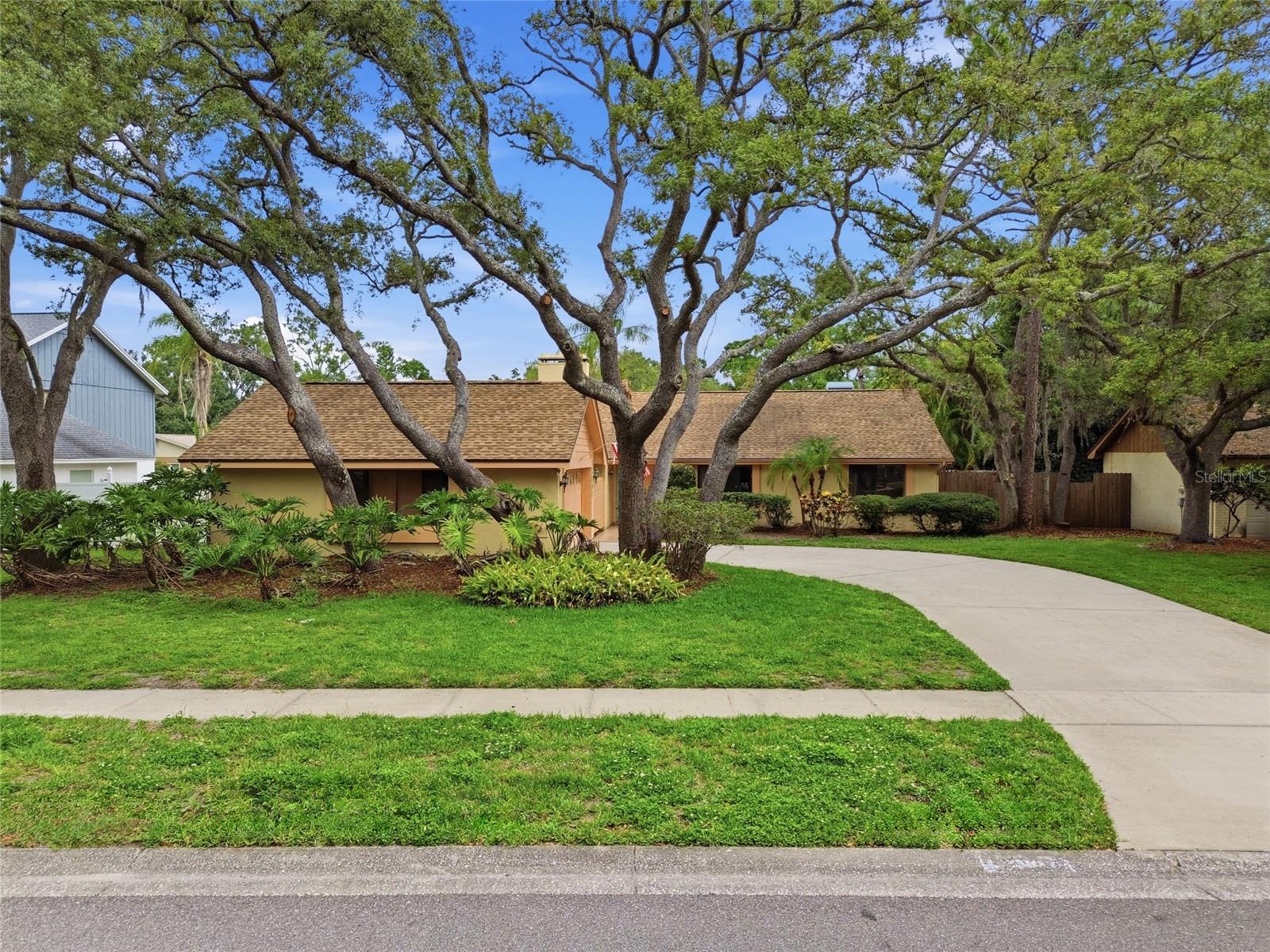 Photo of 12008 NICKLAUS CIRCLE TAMPA FL 33624
