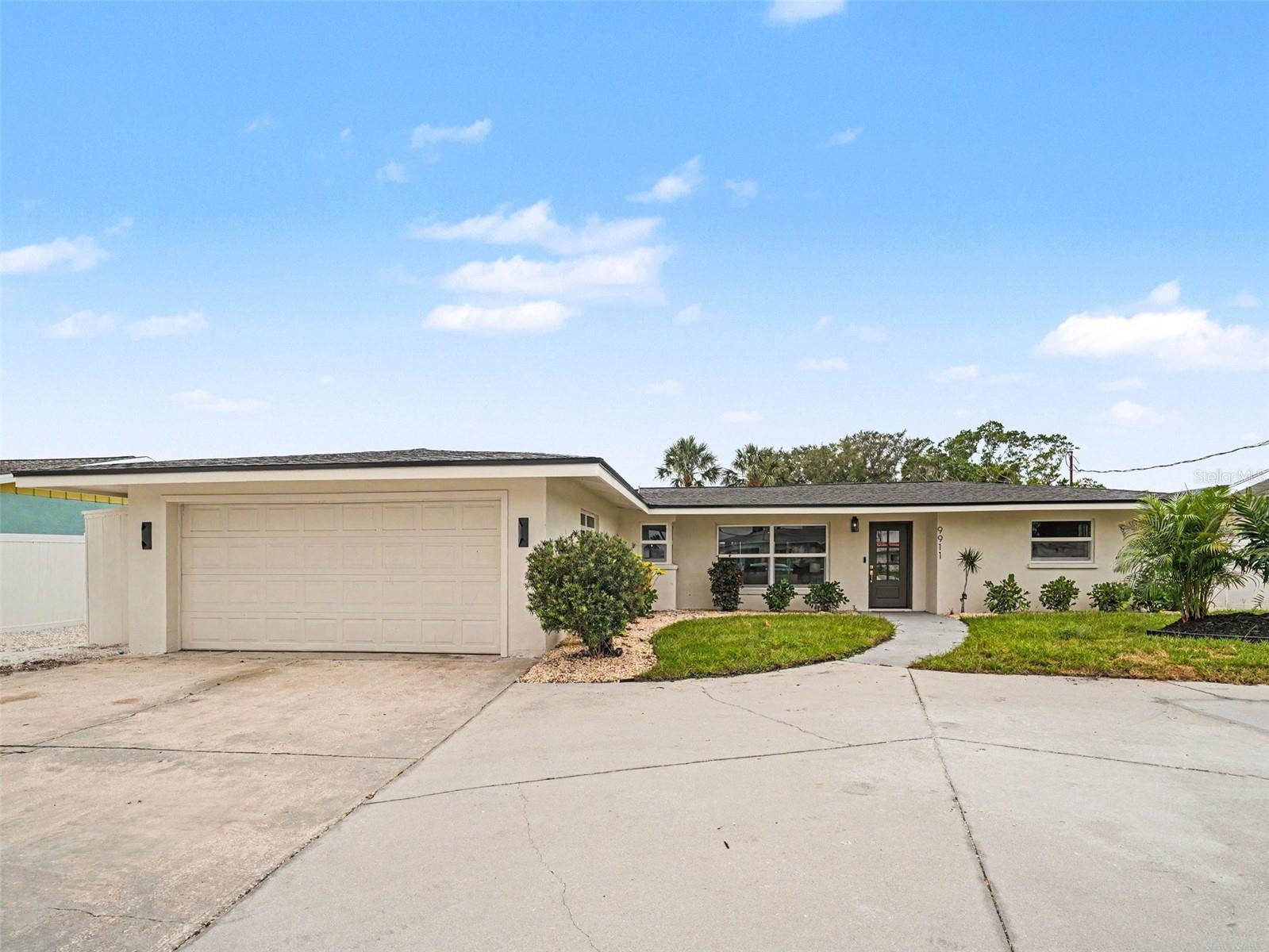 Photo of 9911 ROYAL PALM DRIVE BRADENTON FL 34210