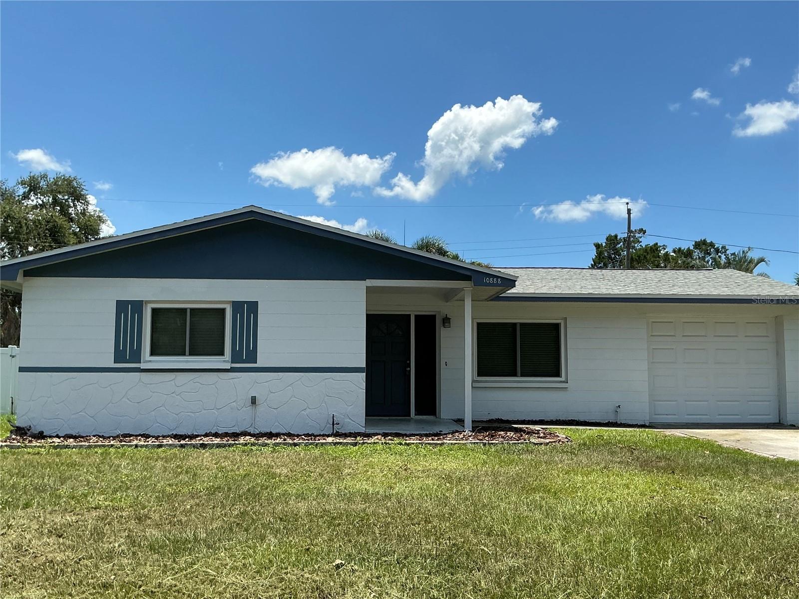 Photo of 10888 TEMPLE AVENUE SEMINOLE FL 33772