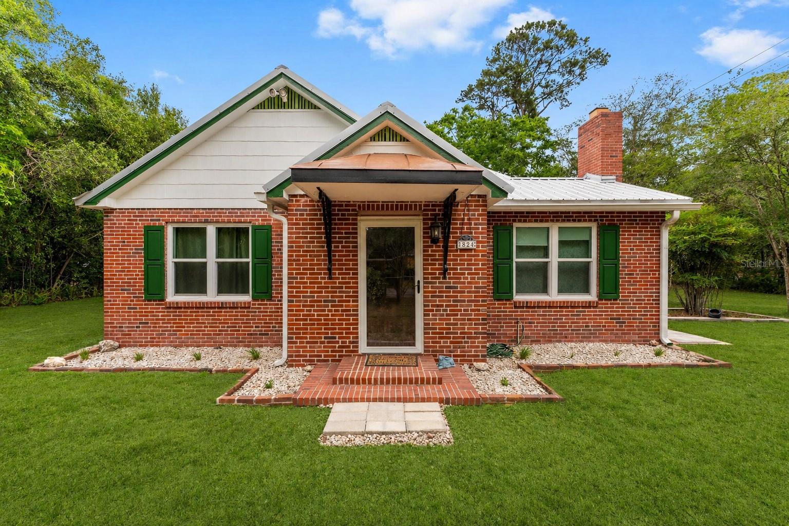 Photo of 824 NE 9TH AVENUE GAINESVILLE FL 32601