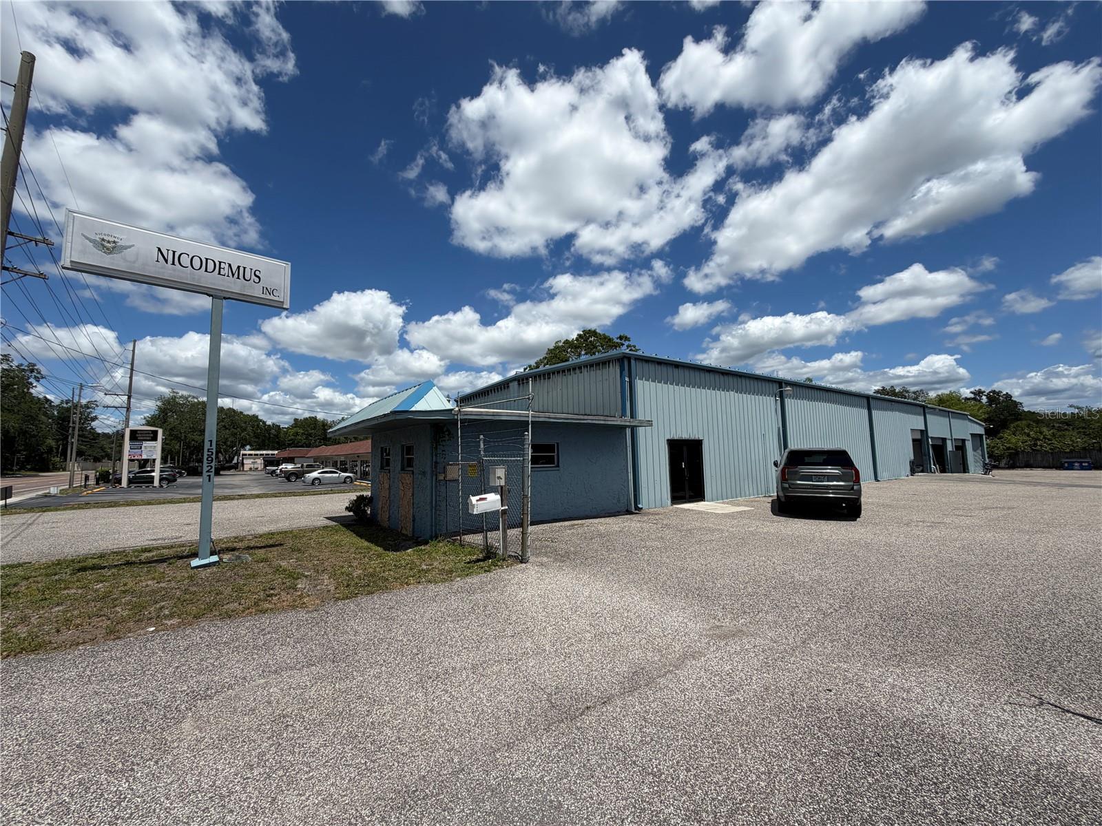 Photo of 15921 N FLORIDA AVENUE LUTZ FL 33549