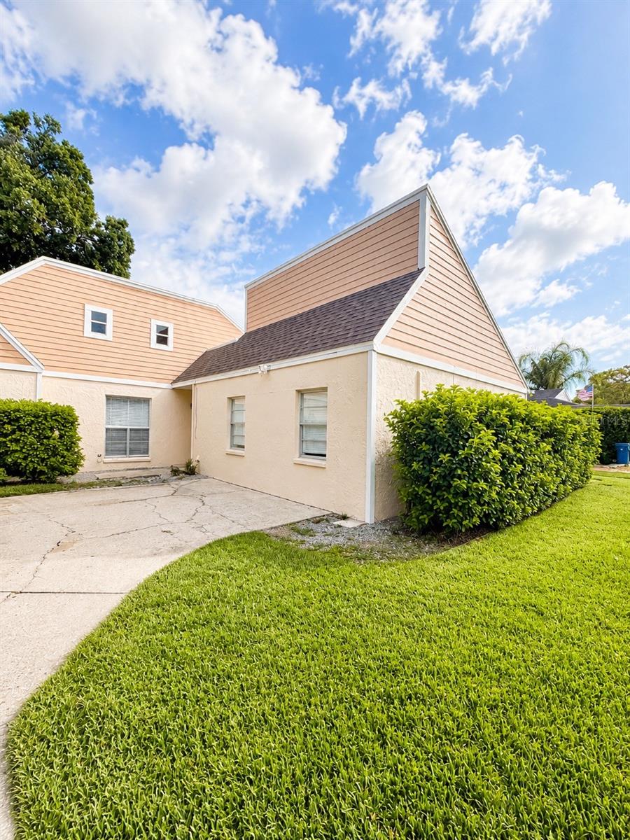 Photo of 17708 RIVENDEL ROAD LUTZ FL 33549