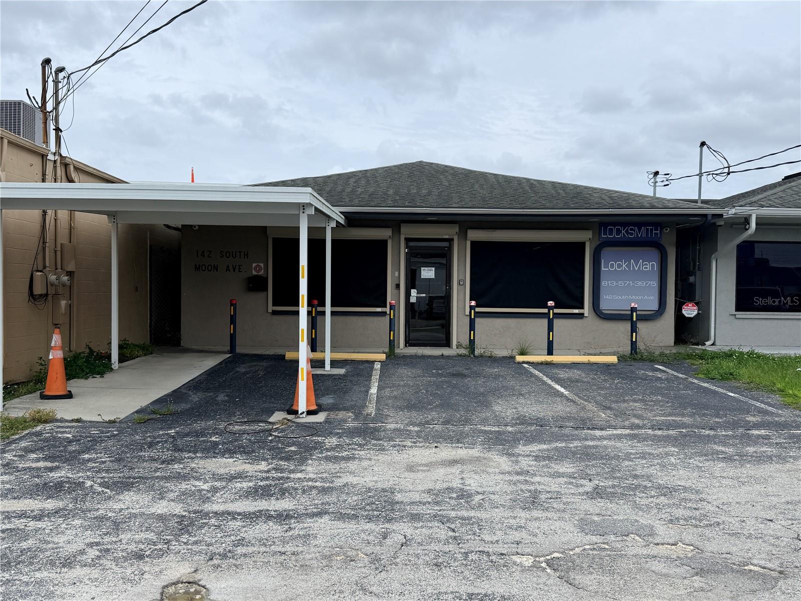 Photo of 142 S MOON AVENUE BRANDON FL 33511