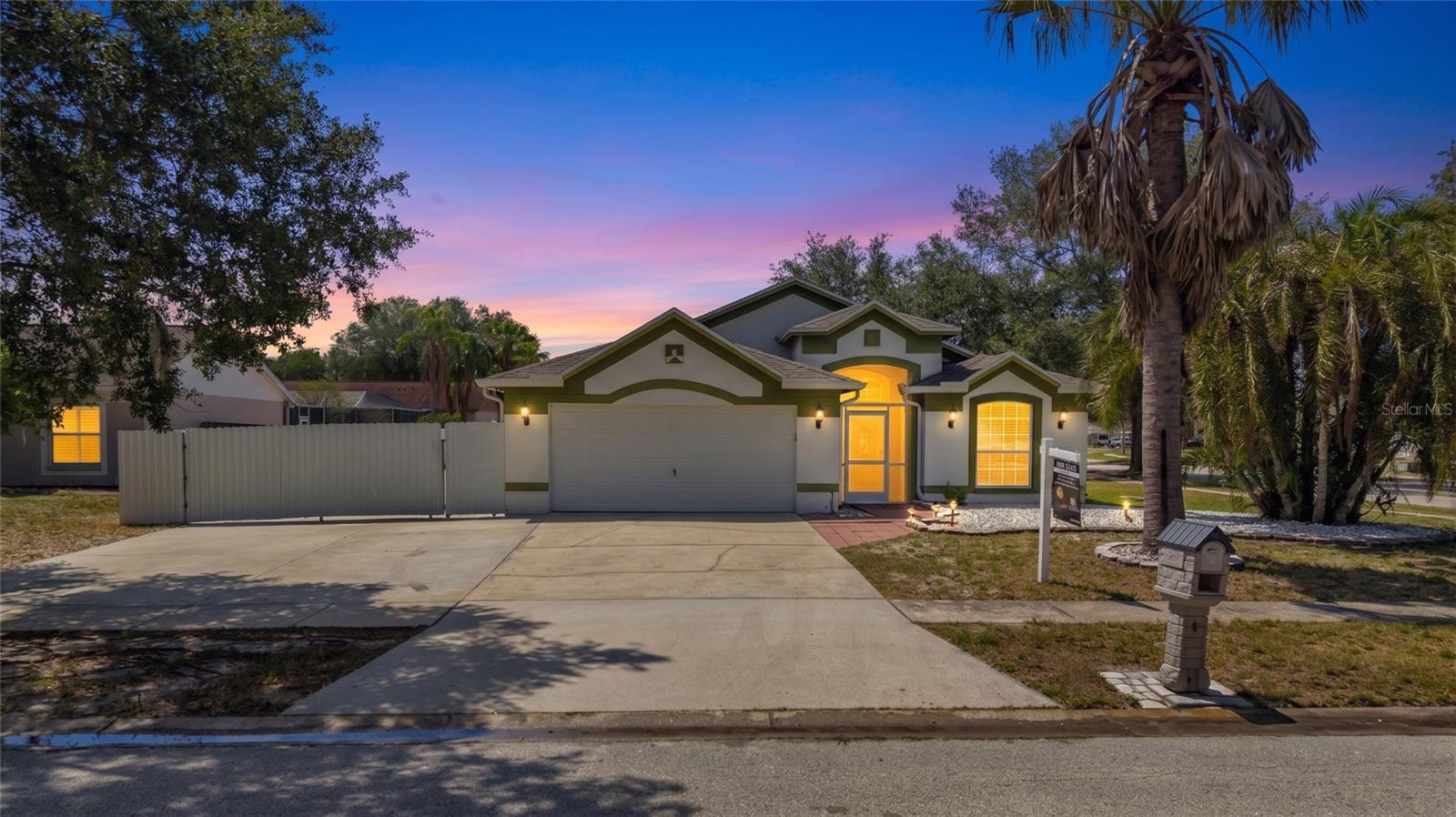 Photo of 10536 SALISBURY STREET RIVERVIEW FL 33569