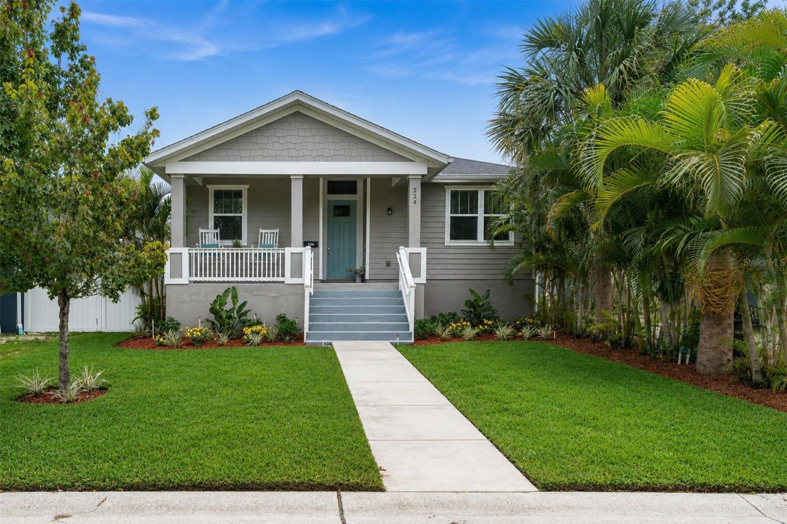 Photo of 224 NE JEFFERSON CIRCLE ST PETERSBURG FL 33702