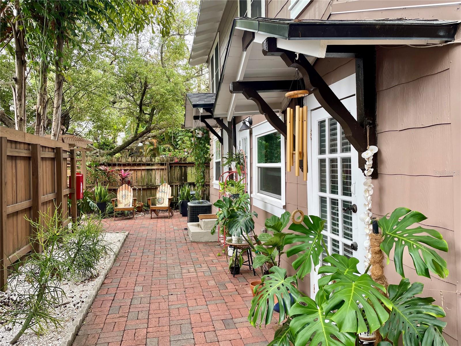 Photo of 807 1/2 S FREMONT AVENUE #Lower TAMPA FL 33606