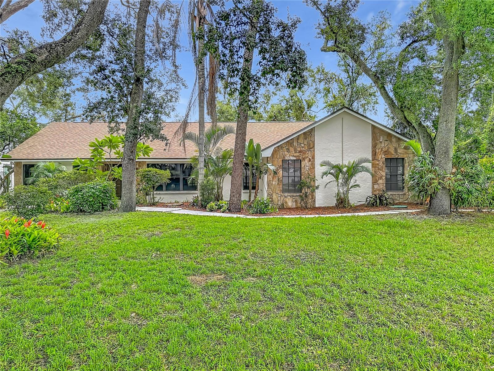 Photo of 12721 N ARMENIA AVENUE TAMPA FL 33612