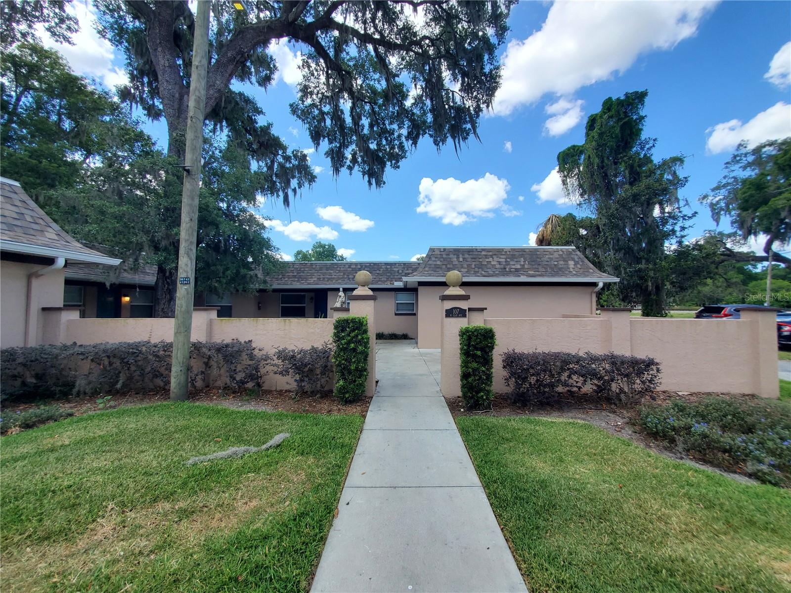 Photo of 107 W CLAY AVENUE #4 BRANDON FL 33510