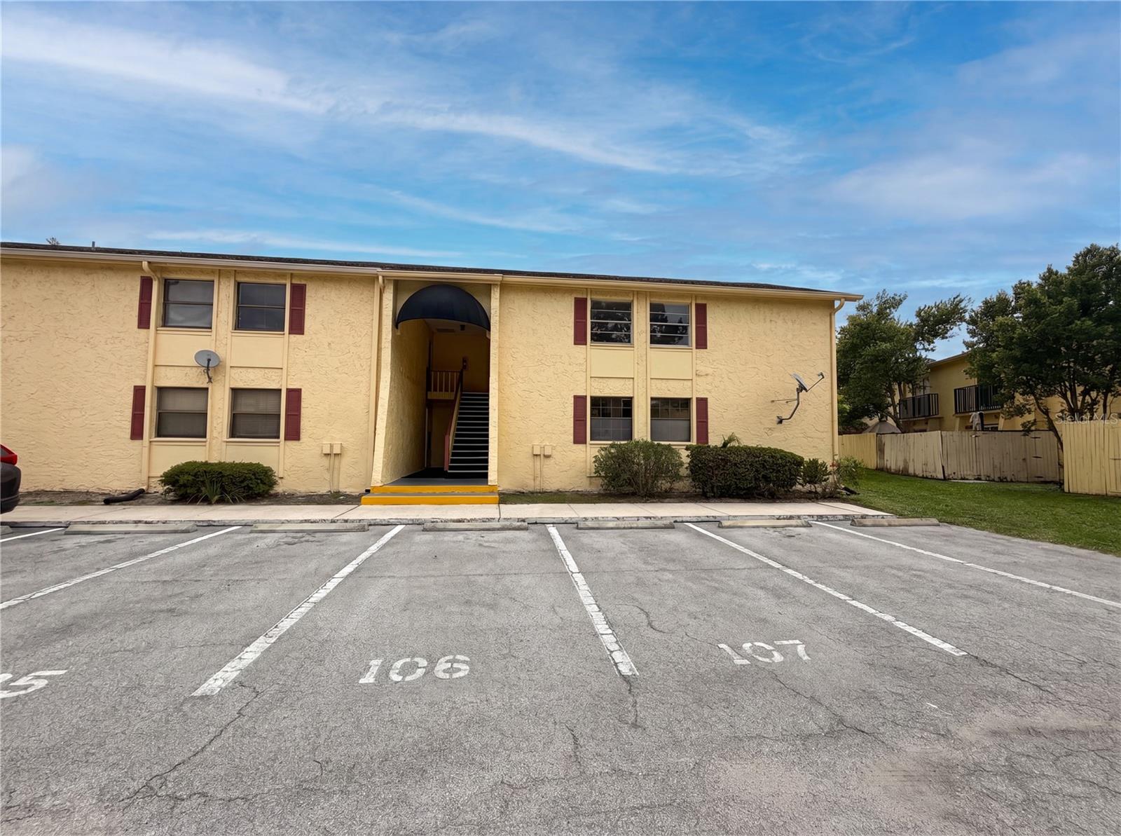 Photo of 7503 DOLONITA DRIVE TAMPA FL 33615