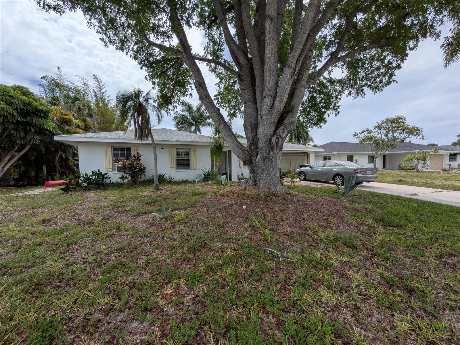 Photo of 7167 COLUMBIA CIRCLE FORT MYERS FL 33908