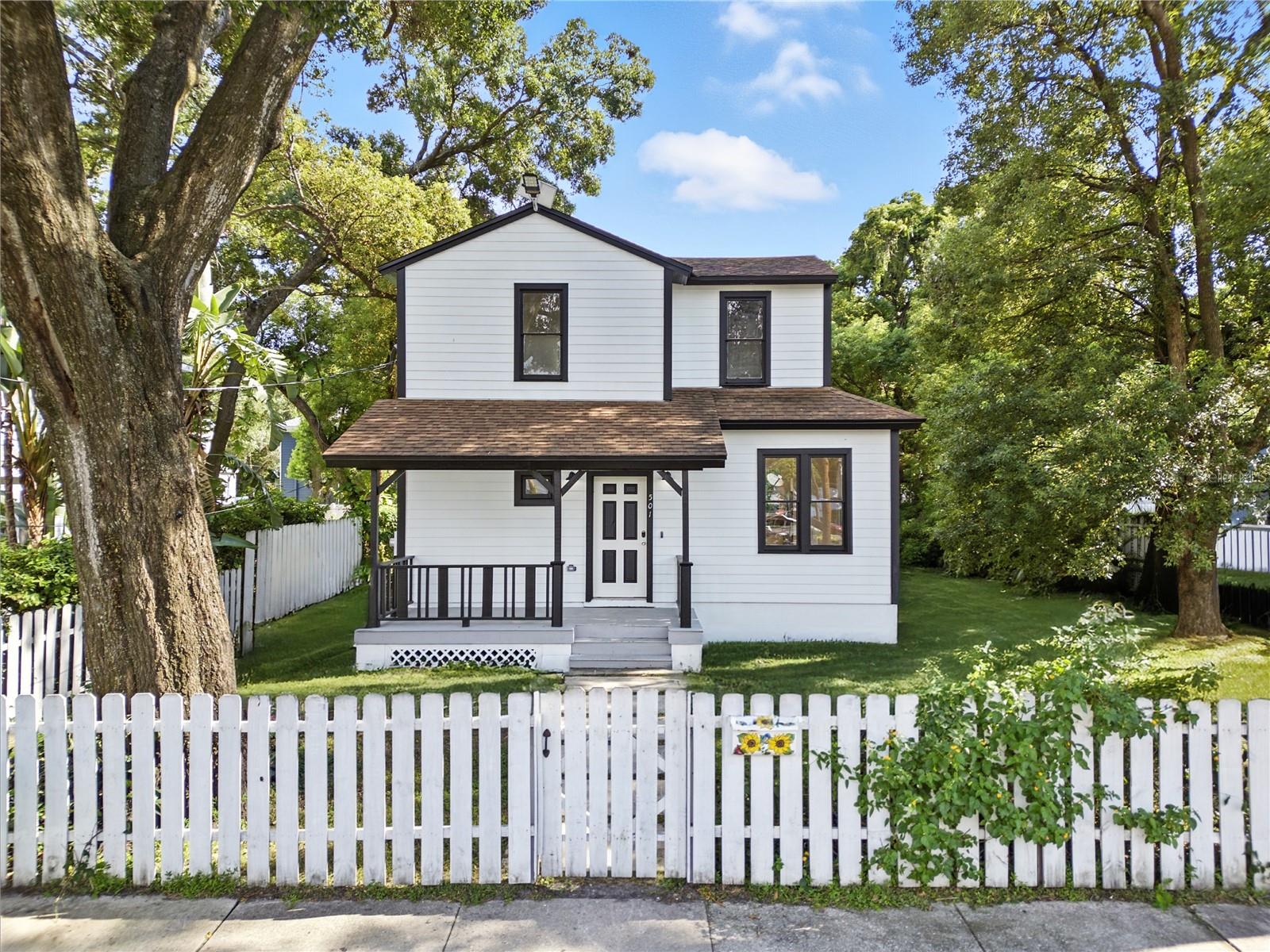 Photo of 501 E SPARKMAN AVENUE TAMPA FL 33602