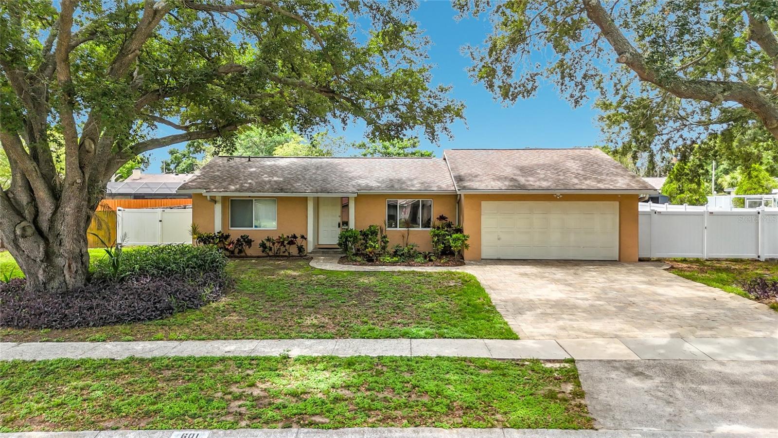 Photo of 601 BRENTWOOD PLACE BRANDON FL 33511