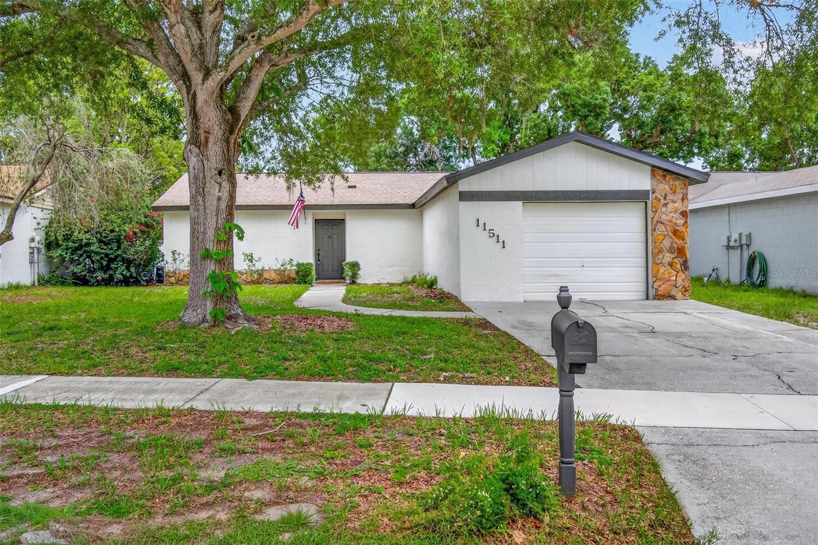 Photo of 11511 PAPERWOOD PLACE RIVERVIEW FL 33579