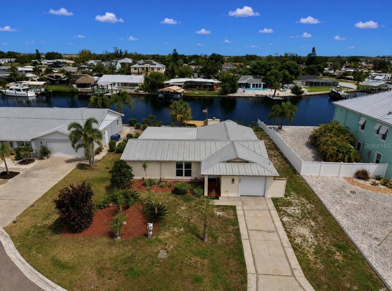 Photo of 803 LEISEY CIRCLE RUSKIN FL 33570