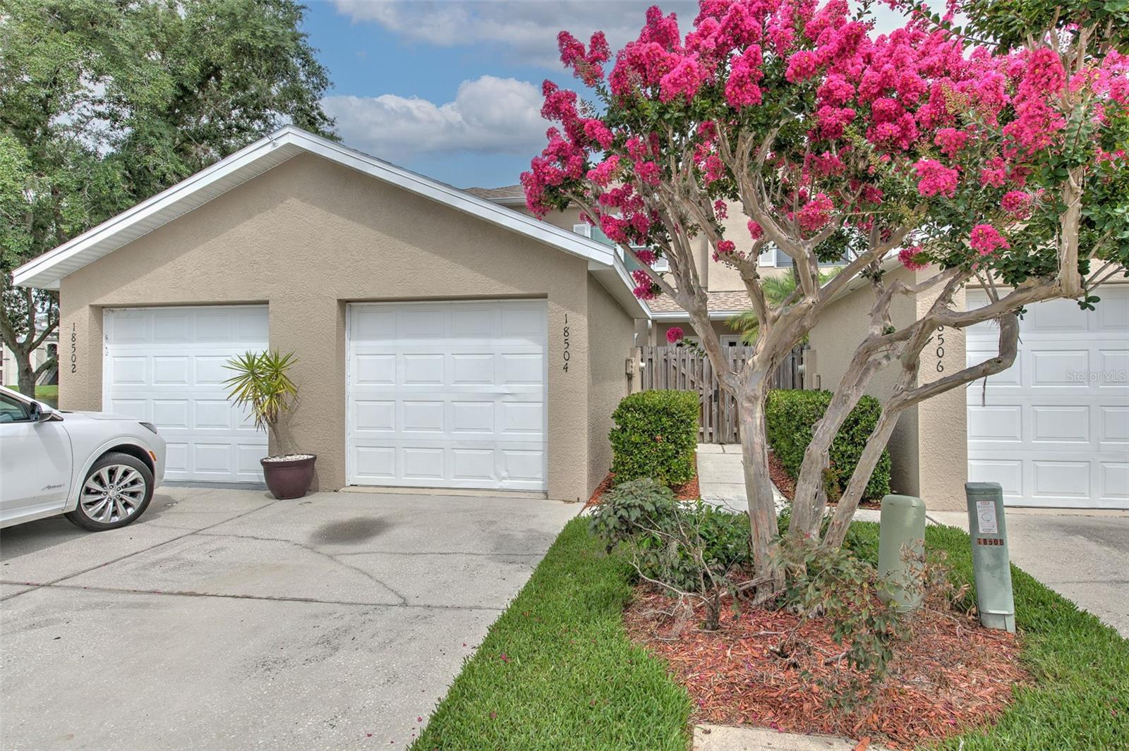 Photo of 18504 PEBBLE LAKE COURT TAMPA FL 33647