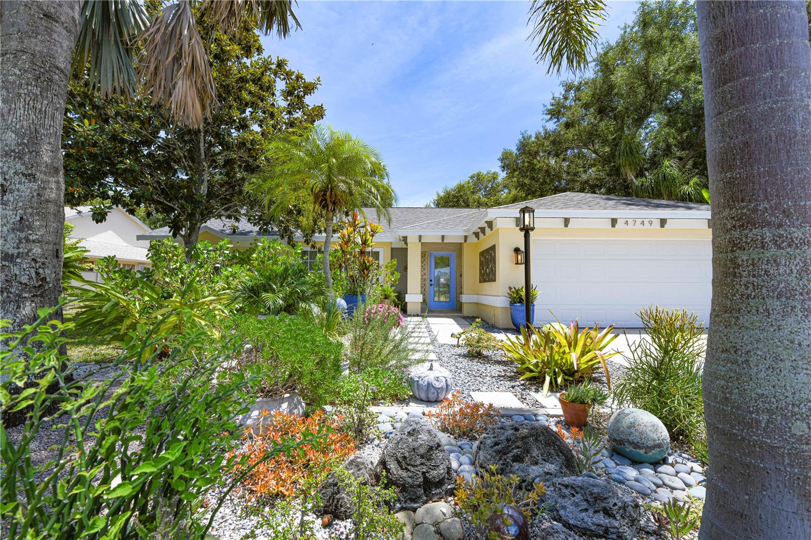 Photo of 4749 HAMLETS GROVE DRIVE SARASOTA FL 34235