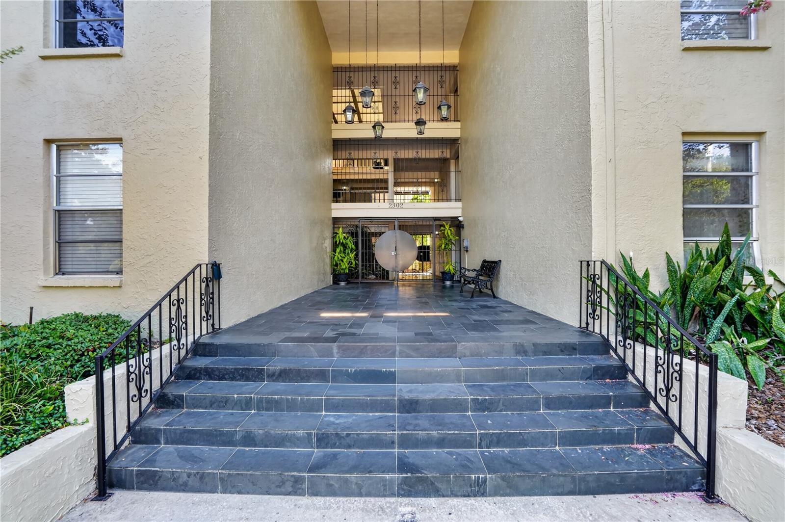 Photo of 2302 S MANHATTAN AVENUE #214 TAMPA FL 33629