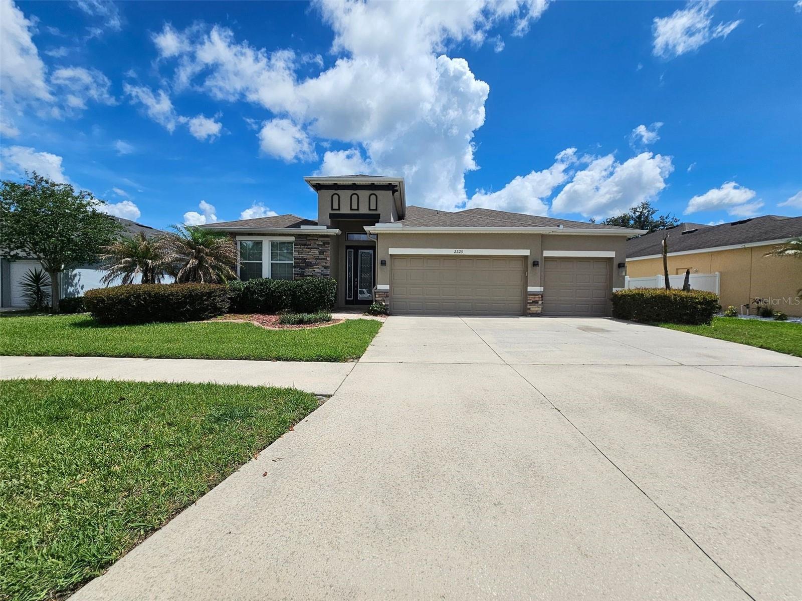 Photo of 2229 VALTERRA VISTA WAY VALRICO FL 33594