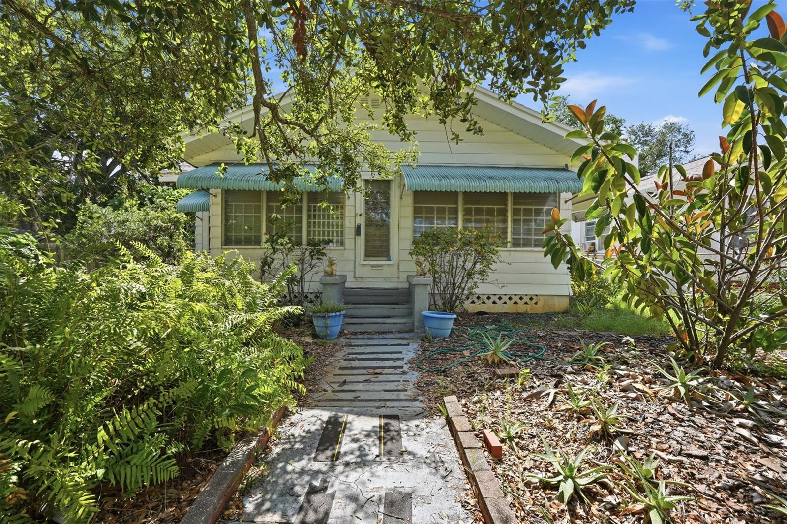 Photo of 1135 CRESCENT LAKE DRIVE ST PETERSBURG FL 33701