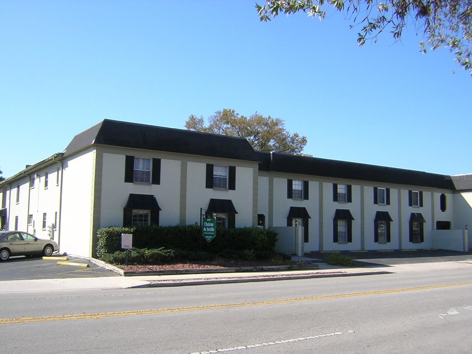 Photo of 2808 W AZEELE #103 TAMPA FL 33609