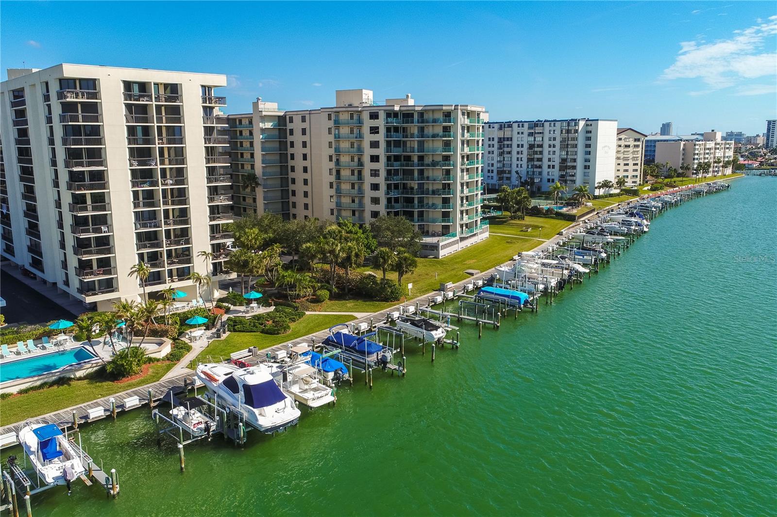 Photo of 690 ISLAND WAY #408 CLEARWATER BEACH FL 33767