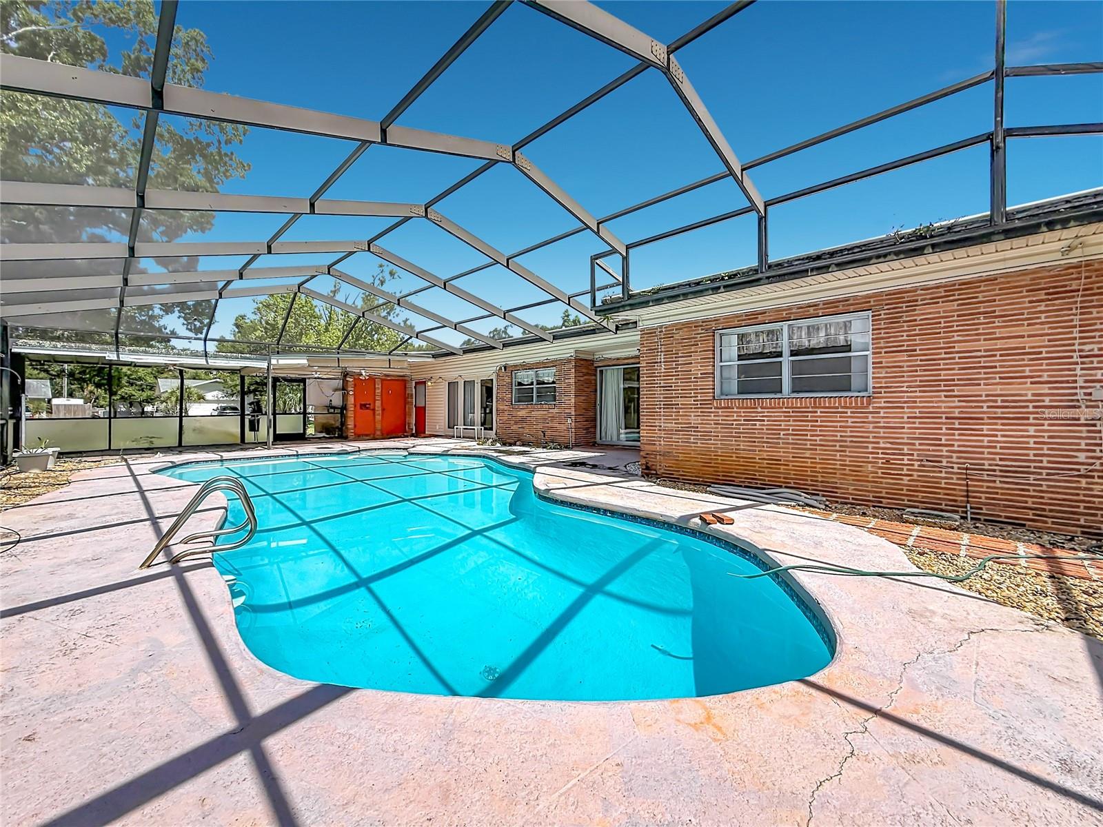 Photo of 605 COURTNEY DRIVE TAMPA FL 33617