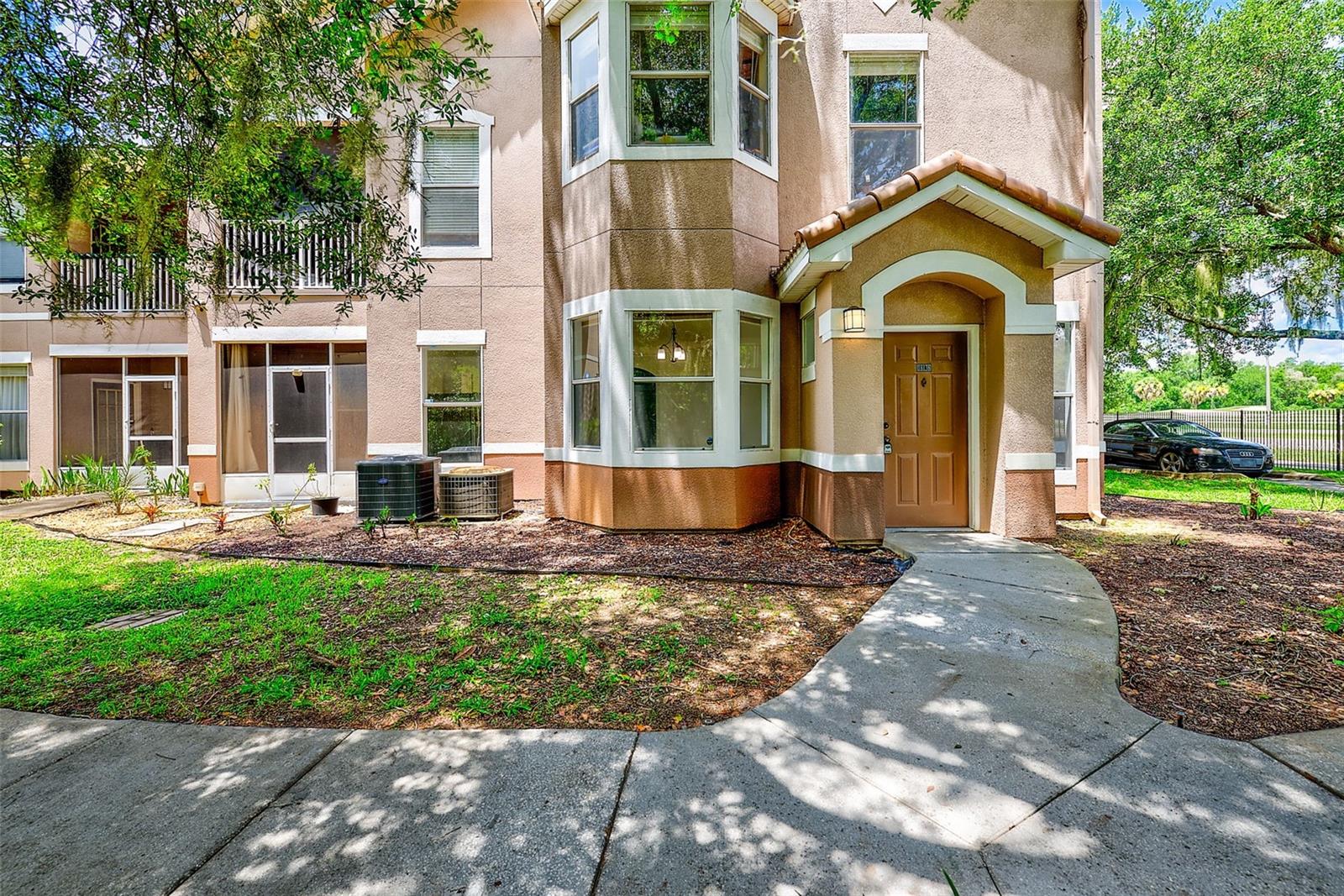 Photo of 18138 VILLA CREEK DRIVE #18138 TAMPA FL 33647