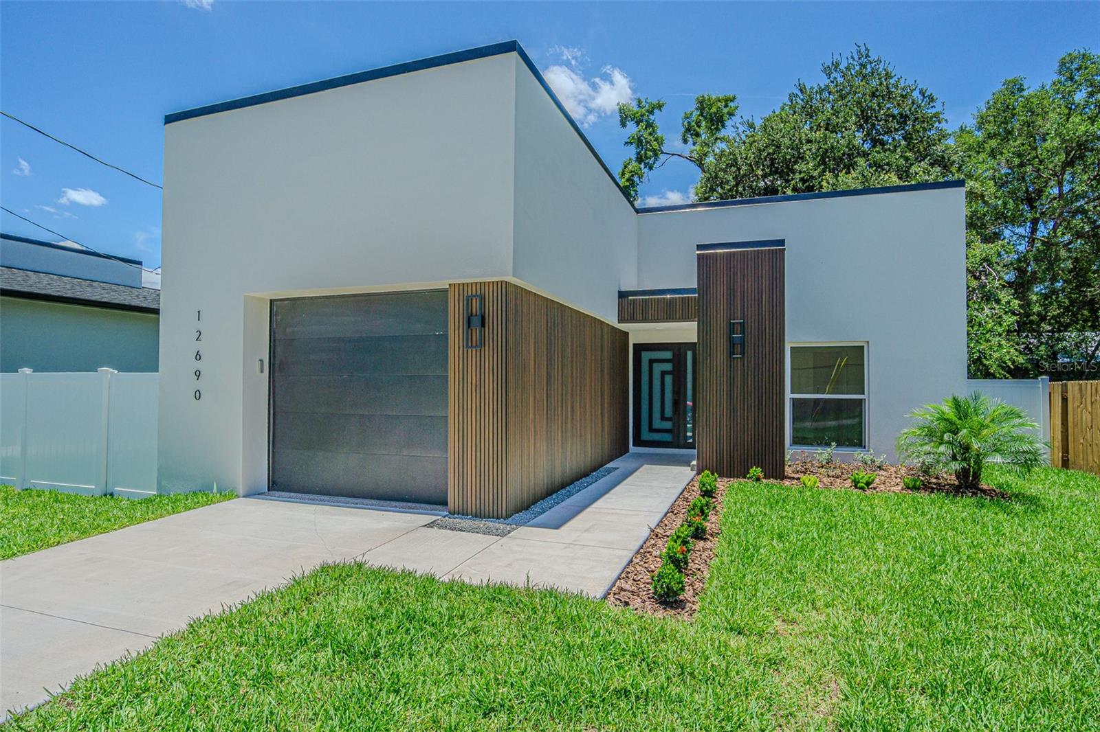 Photo of 12690 N CENTRAL AVENUE TAMPA FL 33612