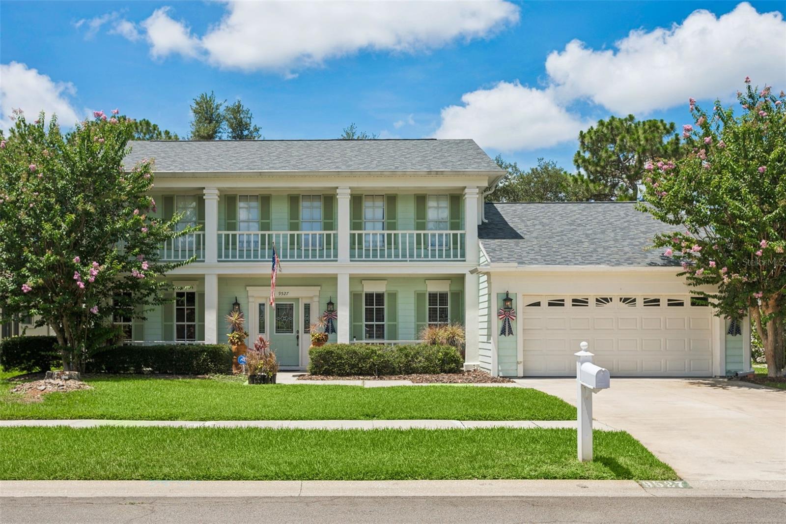 Photo of 9527 NORCHESTER CIRCLE TAMPA FL 33647