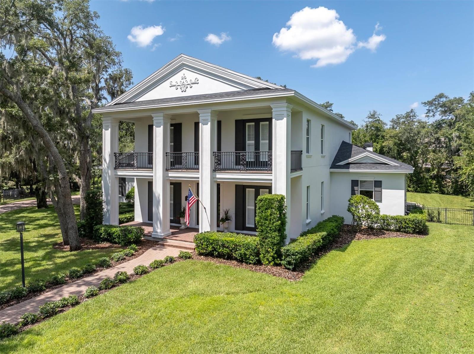 Photo of 16301 DUNLINDALE DRIVE LITHIA FL 33547