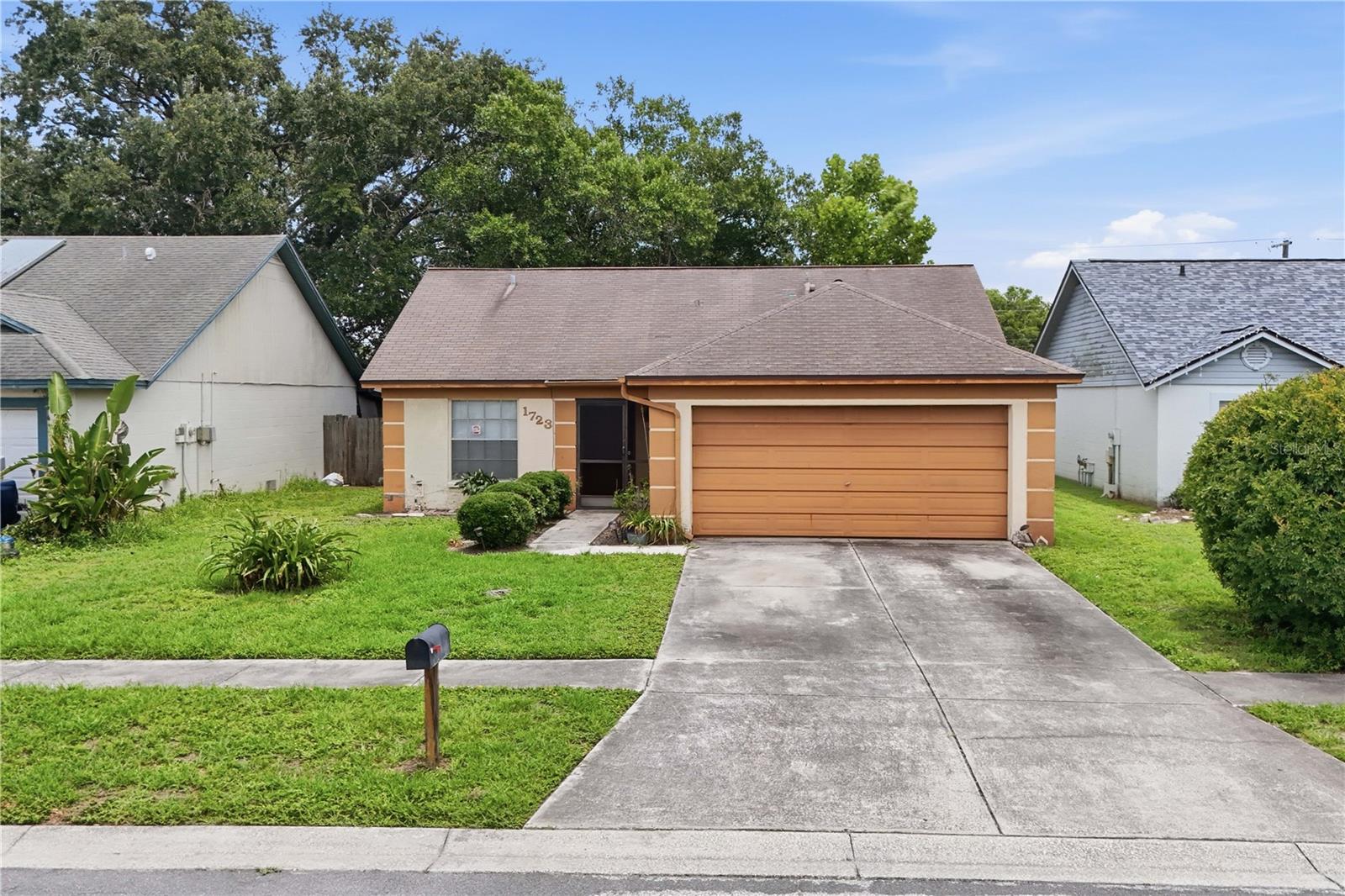 Photo of 1723 TARAH TRACE DRIVE BRANDON FL 33510