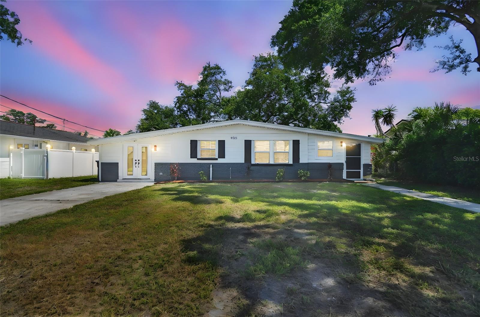 Photo of 8703 DRIFTWOOD DRIVE TAMPA FL 33615