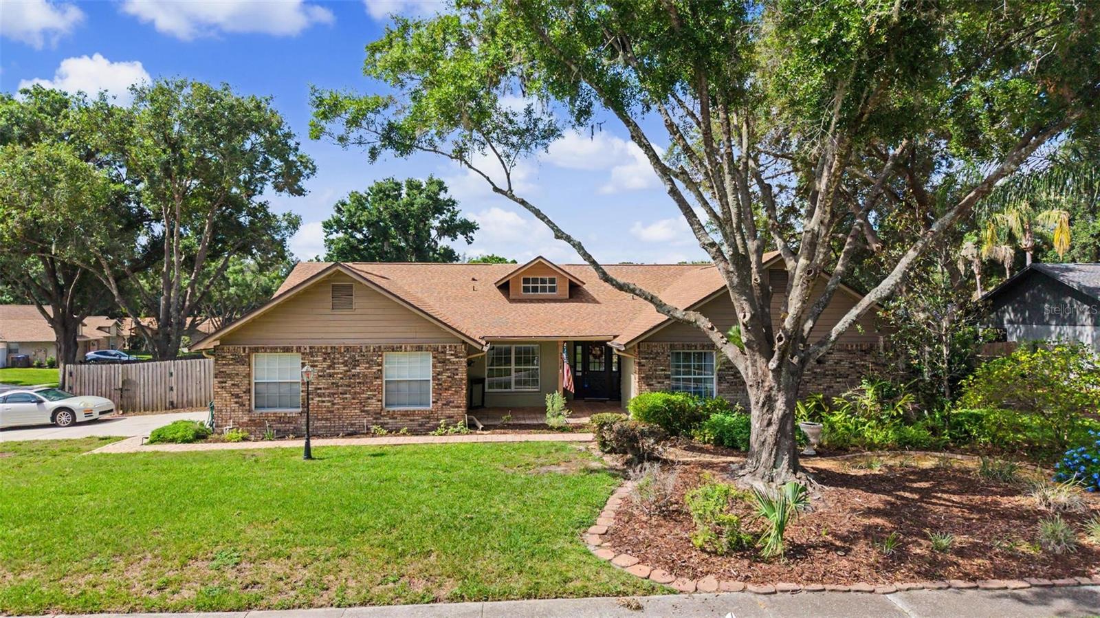 Photo of 3916 BROOMSEDGE LANE VALRICO FL 33596