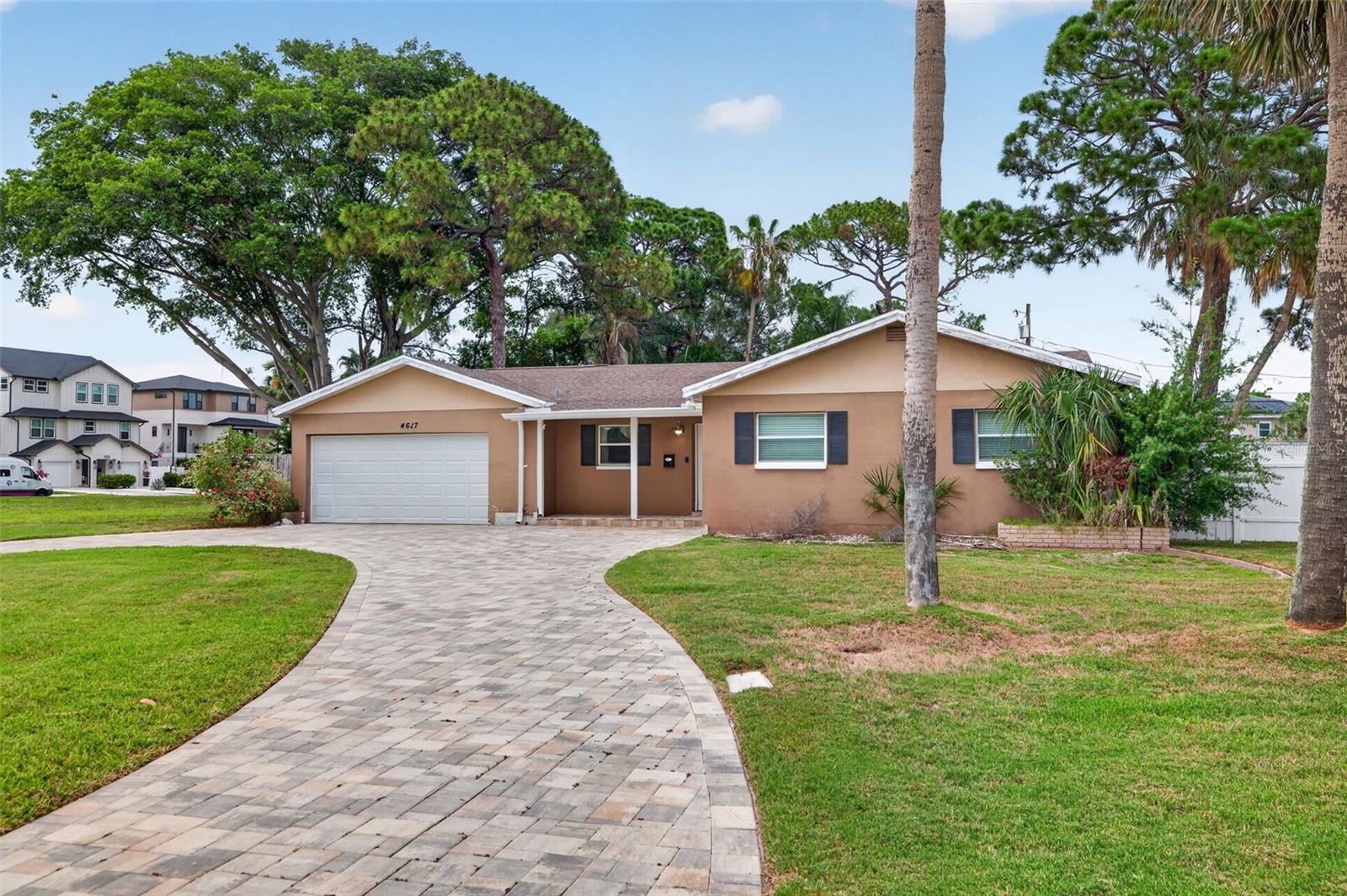 Photo of 4627 VENETIAN BOULEVARD ST PETERSBURG FL 33704