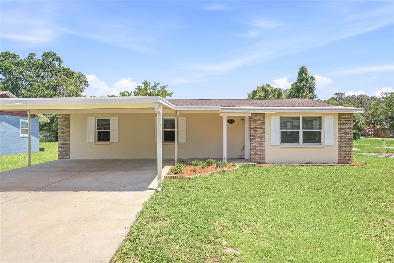 Photo of 804 W MADISON STREET PLANT CITY FL 33563