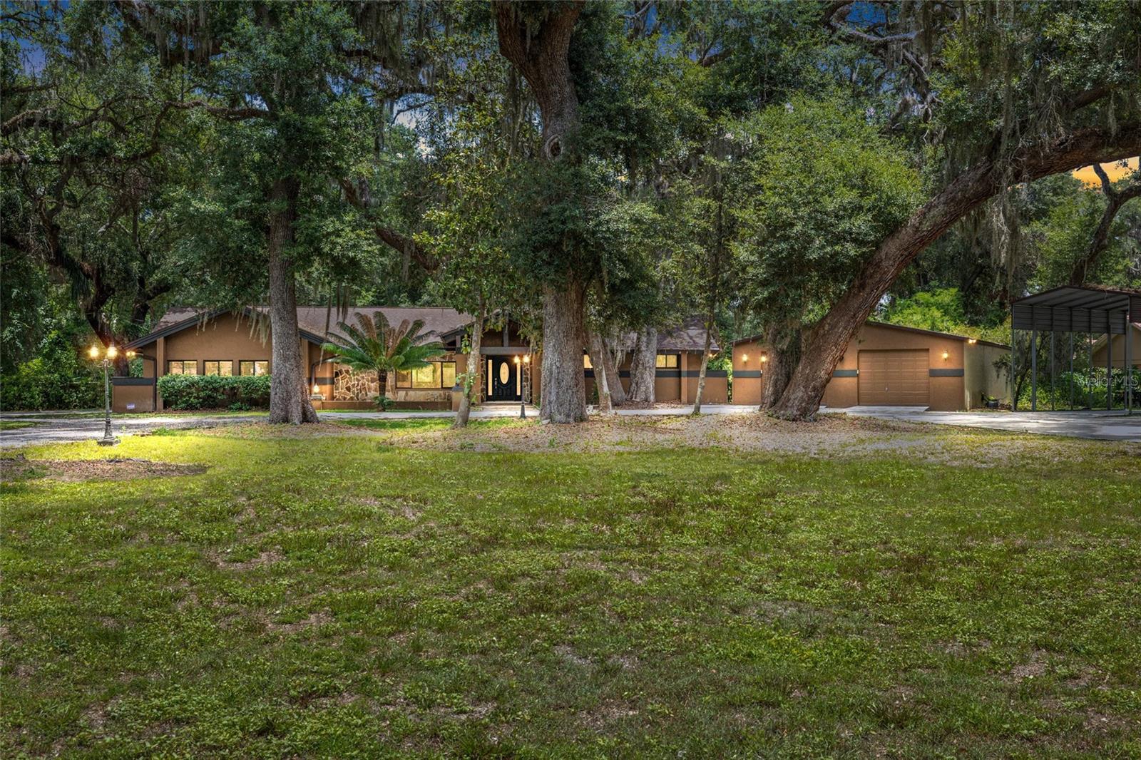 Photo of 181 N SMOKEY MOUNTAIN ROAD SEFFNER FL 33584