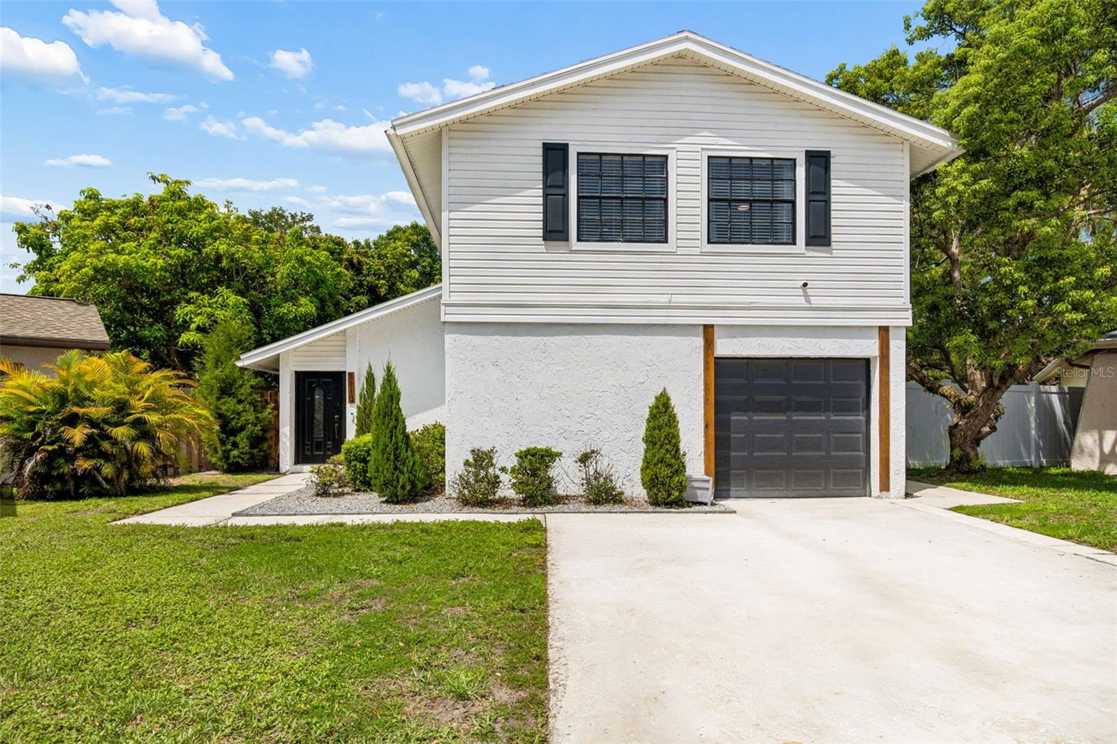 Photo of 5114 STONEHAVEN COURT TAMPA FL 33624