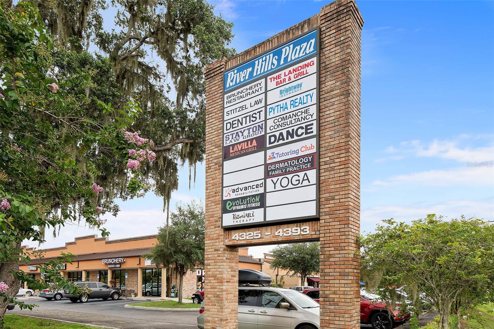 Photo of 4325 LYNX PAW TRAIL #4325 VALRICO FL 33596