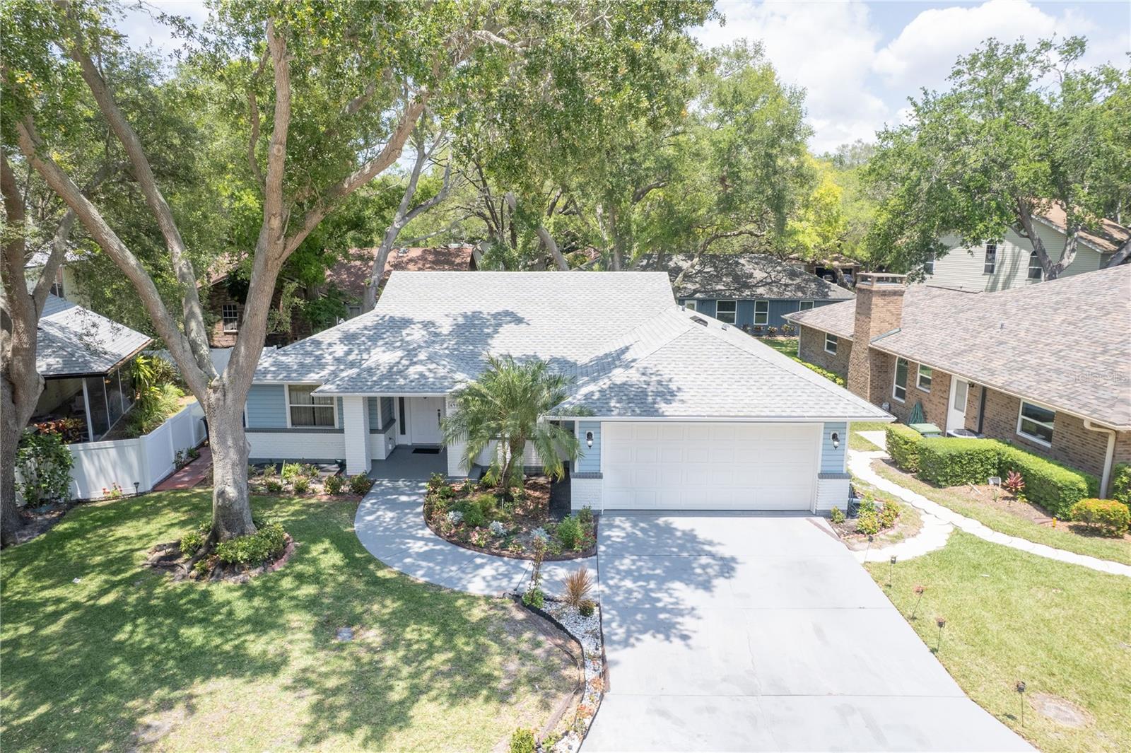 Photo of 6908 ARBOR OAKS CIRCLE BRADENTON FL 34209