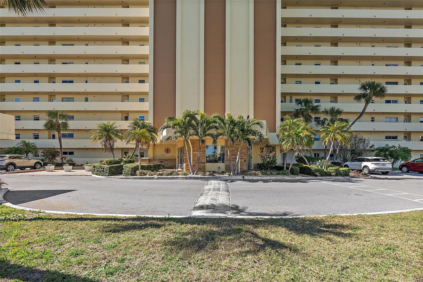 Photo of 4725 COVE CIRCLE #704 ST PETERSBURG FL 33708