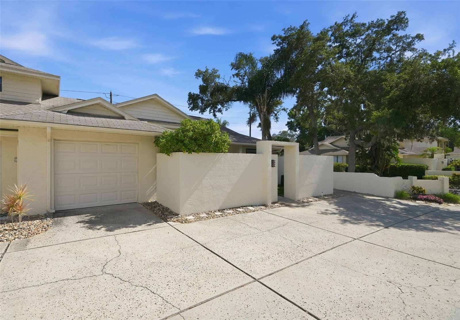 Photo of 124 COLONY SOUTH DRIVE TARPON SPRINGS FL 34689
