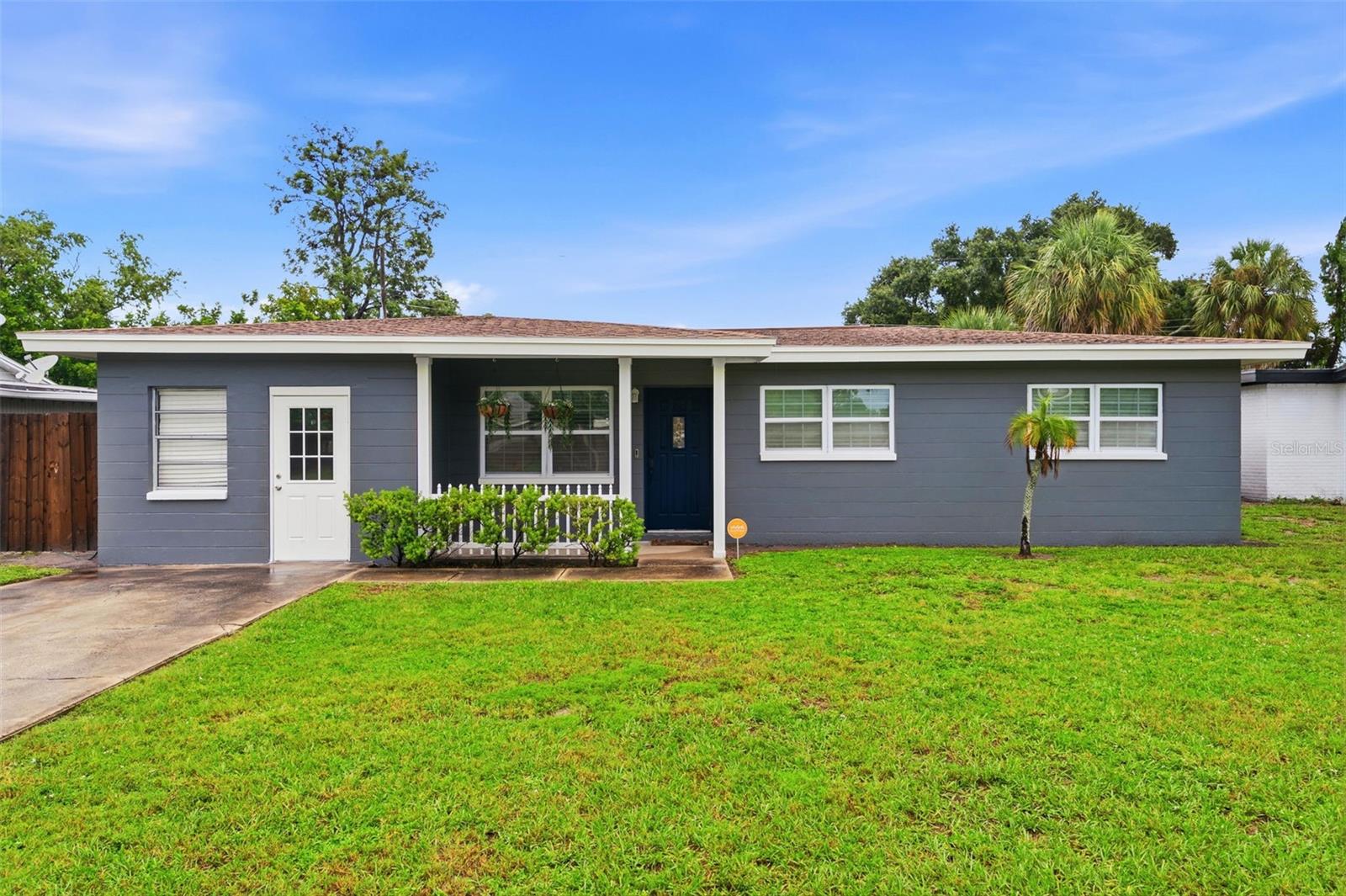 Photo of 8685 MAGNOLIA DRIVE SEMINOLE FL 33777