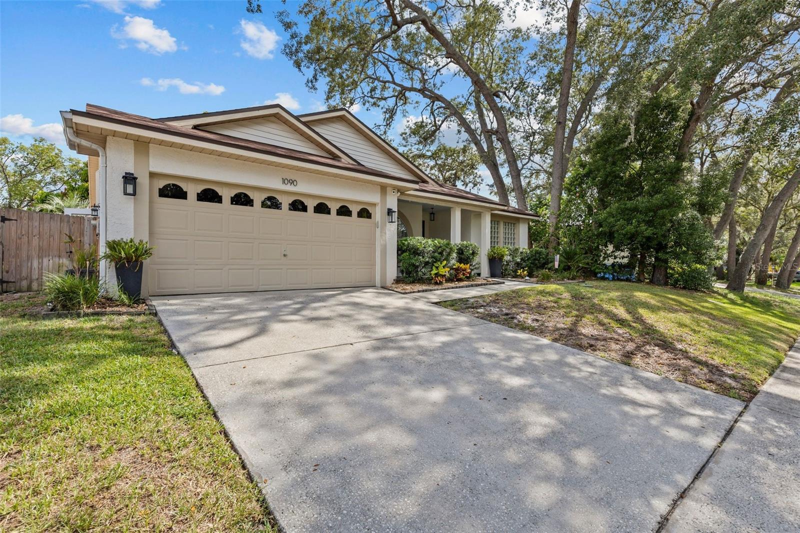 Photo of 1090 ROLLING OAKS AVENUE TARPON SPRINGS FL 34689